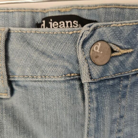 d.jeans Pull-On Bermuda Shorts Light Wash Denim Size 4 Comfy Summer Casual - Picture 3 of 5